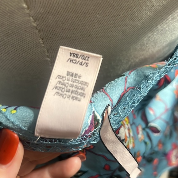 Victoria’s Secret camisole - Picture 5 of 6